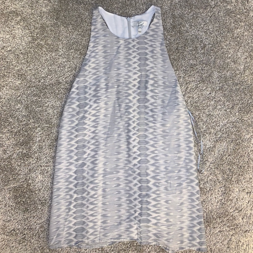 Joie Gray Zebra Sleeveless Zip up Blouse sz XS - Picture 3 of 10